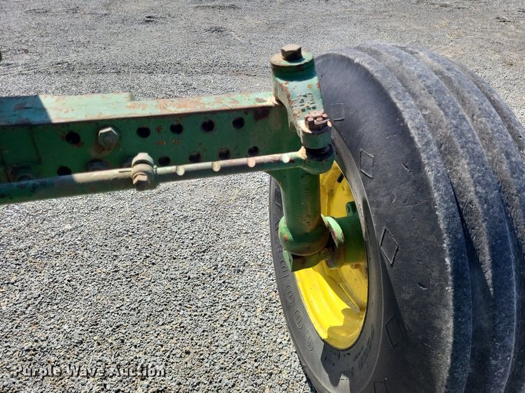 image for item DO3654 1977 John Deere 2840  tractor