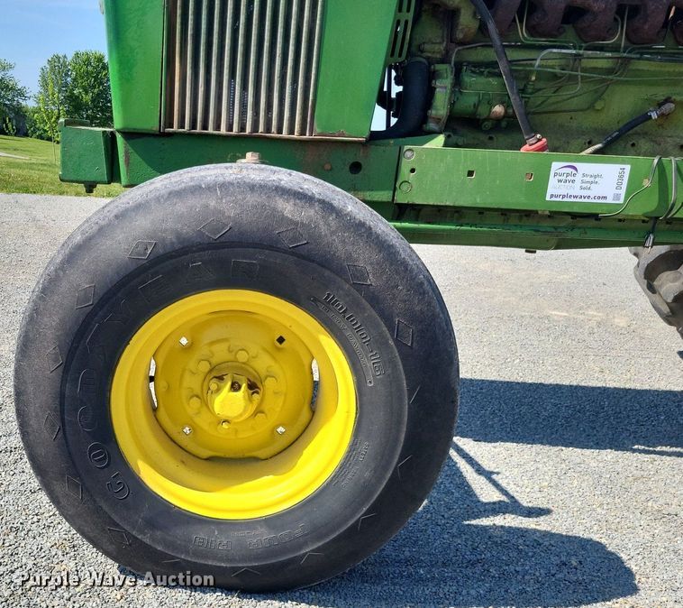 image for item DO3654 1977 John Deere 2840  tractor