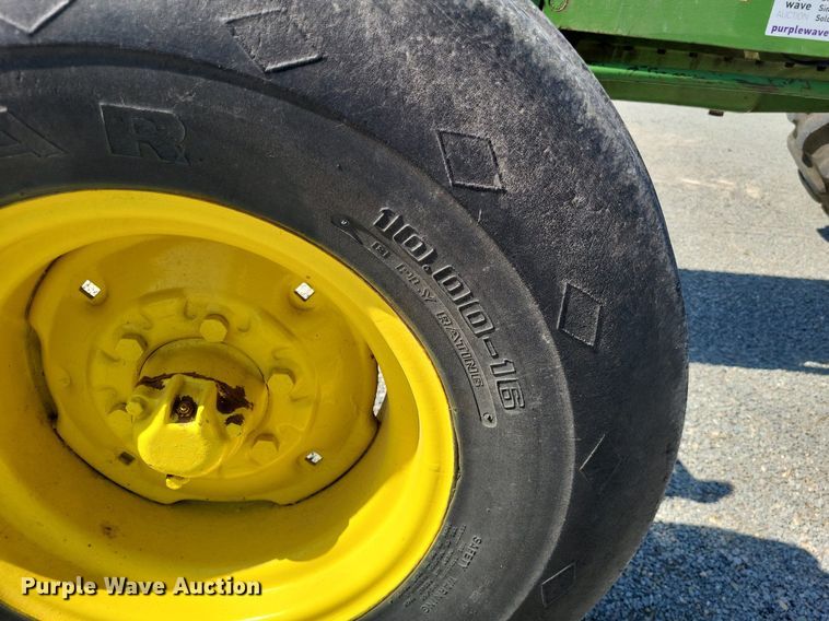 image for item DO3654 1977 John Deere 2840  tractor