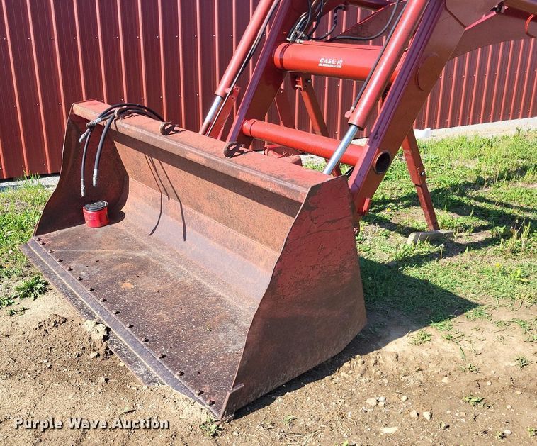 image for item DO3656 Case IH 520  loader