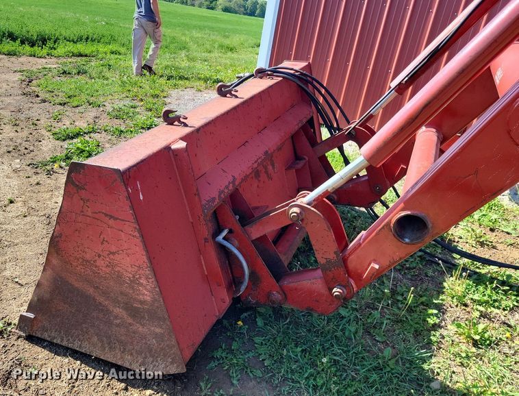 image for item DO3656 Case IH 520  loader