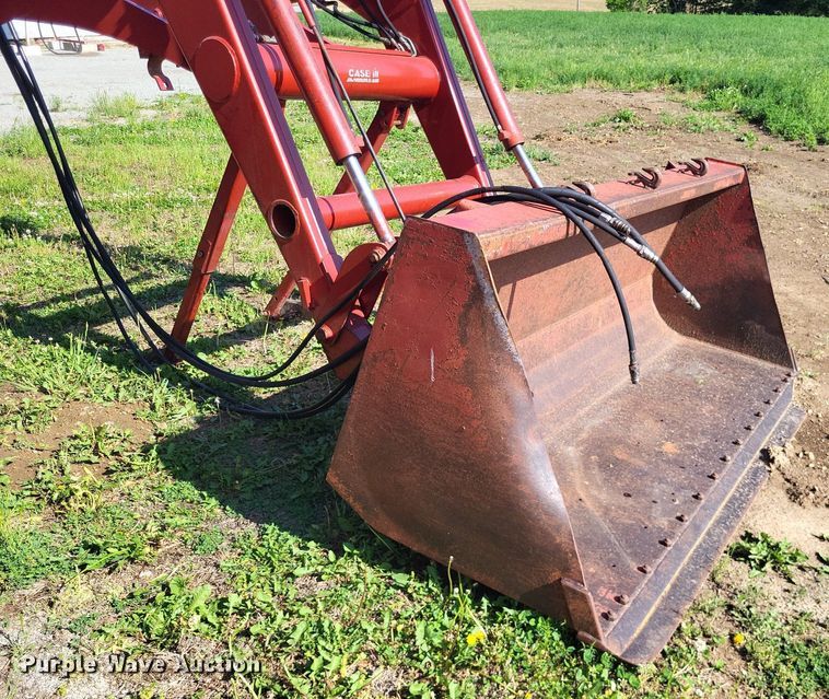image for item DO3656 Case IH 520  loader