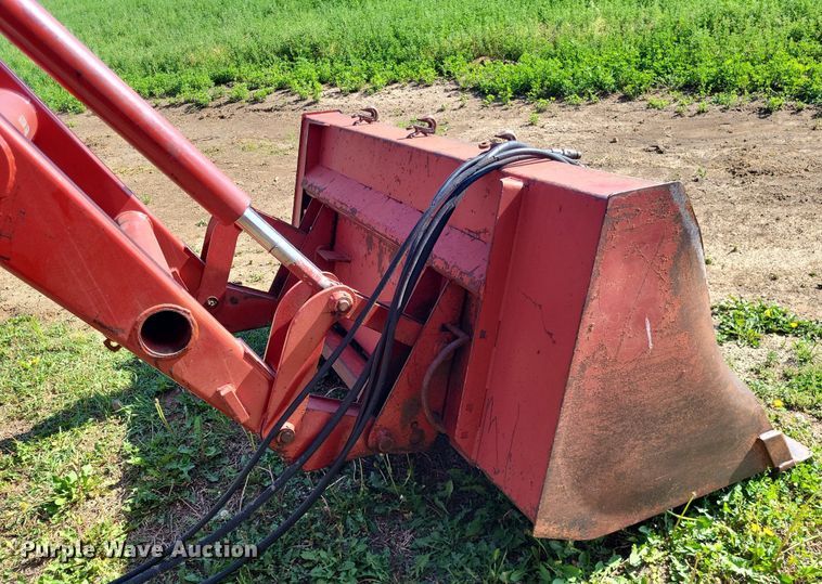 image for item DO3656 Case IH 520  loader