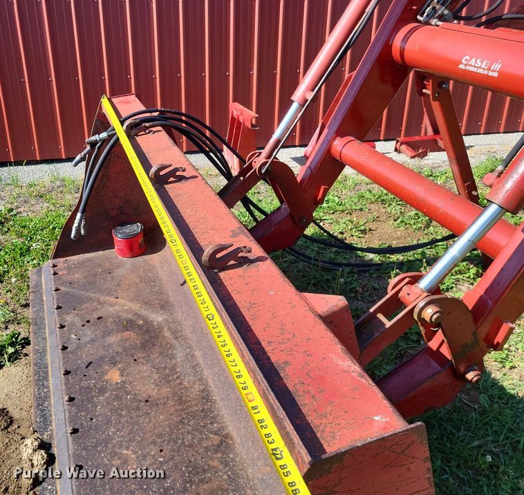 image for item DO3656 Case IH 520  loader