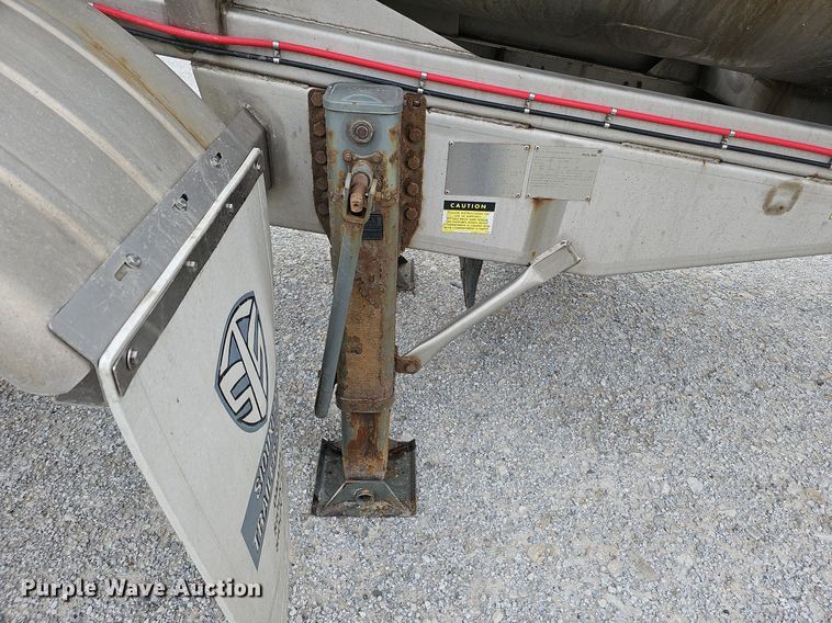 image for item DO4350 2016 Polar  tank trailer