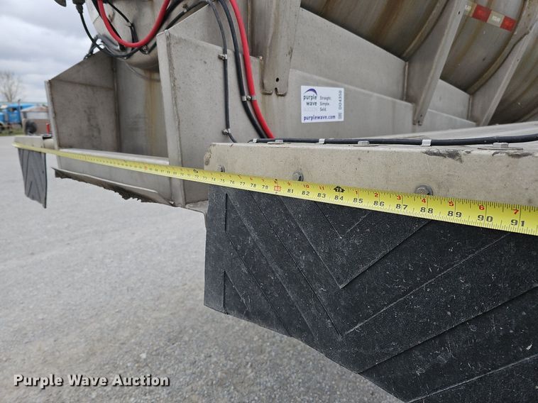 image for item DO4350 2016 Polar  tank trailer