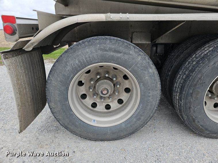 image for item DO4350 2016 Polar  tank trailer