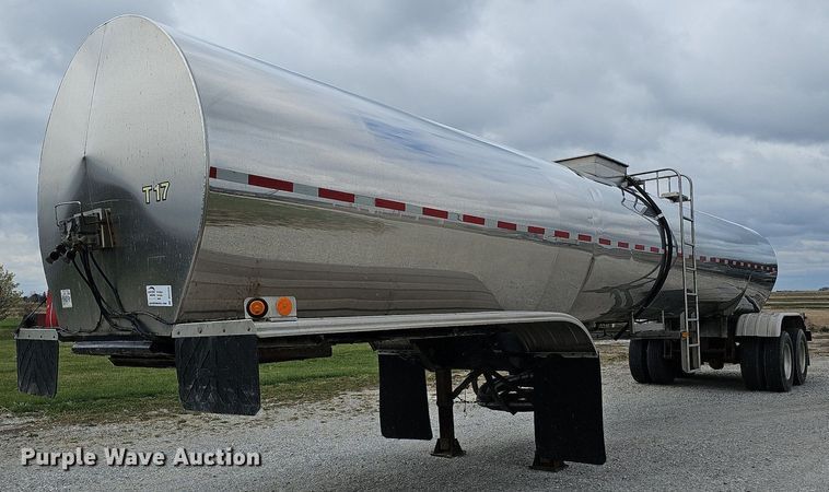 image for item DO4354 1983 Walker Stainless Equipment  tank trailer