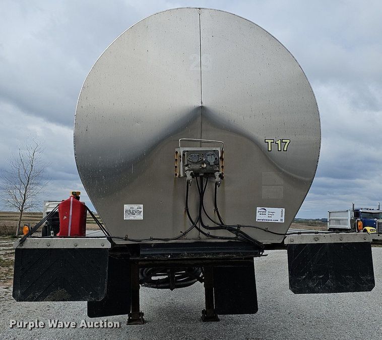 image for item DO4354 1983 Walker Stainless Equipment  tank trailer