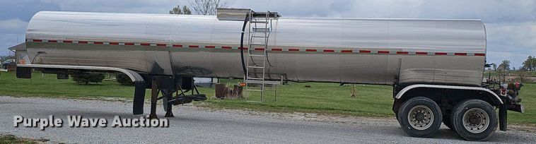 image for item DO4354 1983 Walker Stainless Equipment  tank trailer