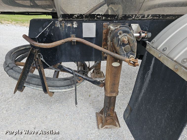 image for item DO4354 1983 Walker Stainless Equipment  tank trailer