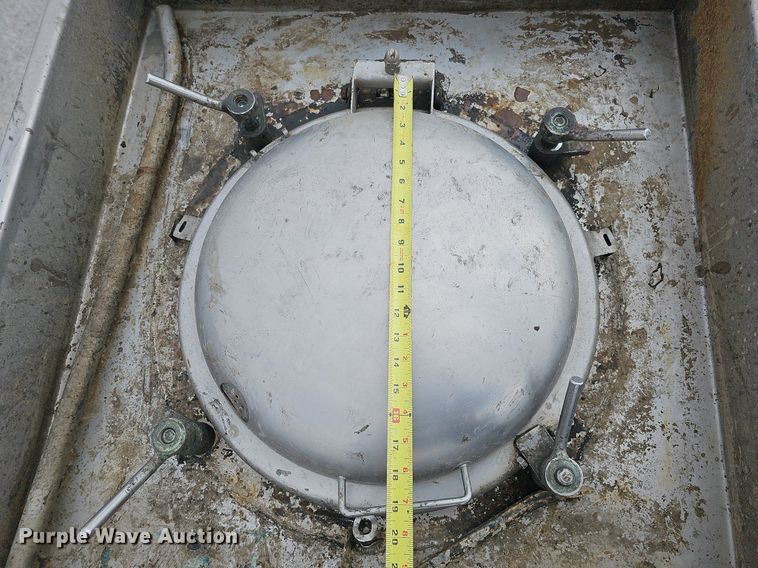 image for item DO4354 1983 Walker Stainless Equipment  tank trailer