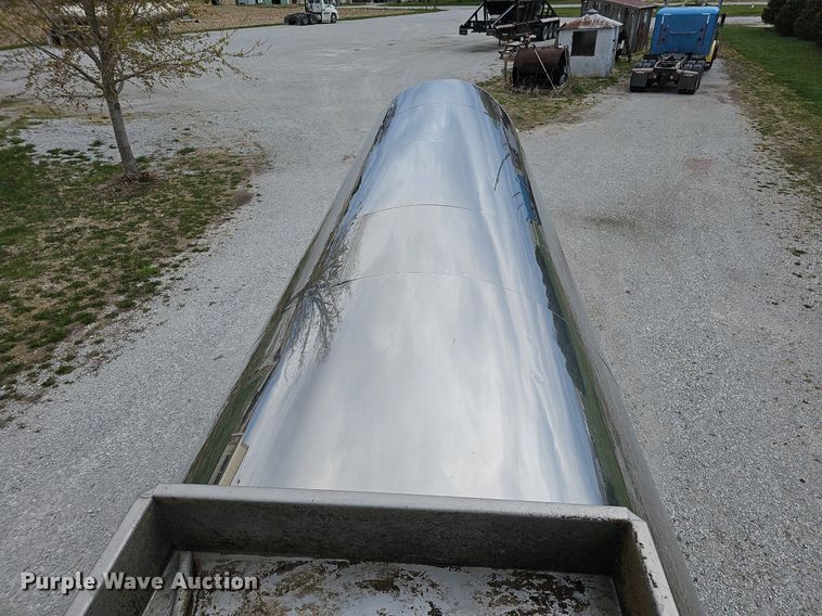 image for item DO4354 1983 Walker Stainless Equipment  tank trailer