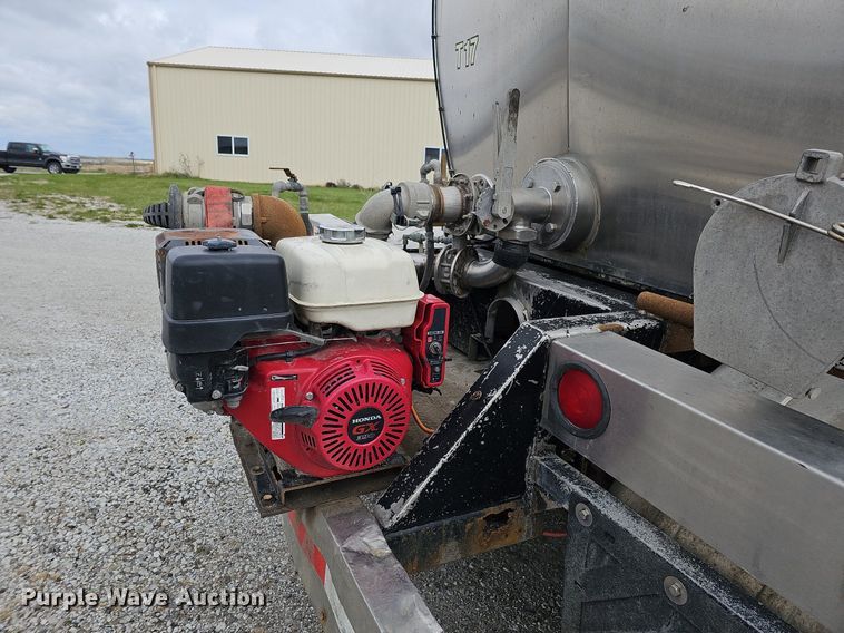 image for item DO4354 1983 Walker Stainless Equipment  tank trailer