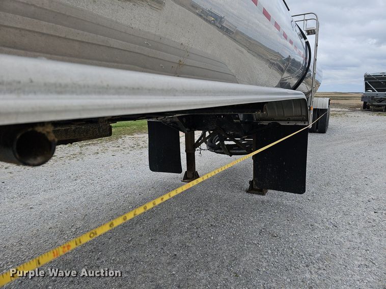 image for item DO4354 1983 Walker Stainless Equipment  tank trailer
