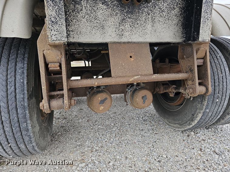 image for item DO4354 1983 Walker Stainless Equipment  tank trailer