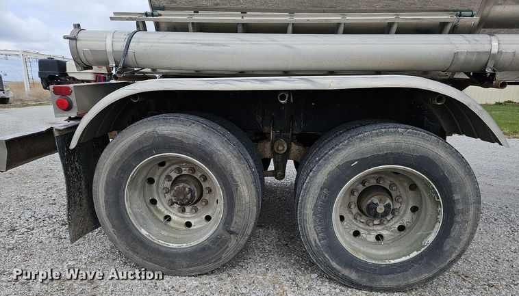 image for item DO4354 1983 Walker Stainless Equipment  tank trailer