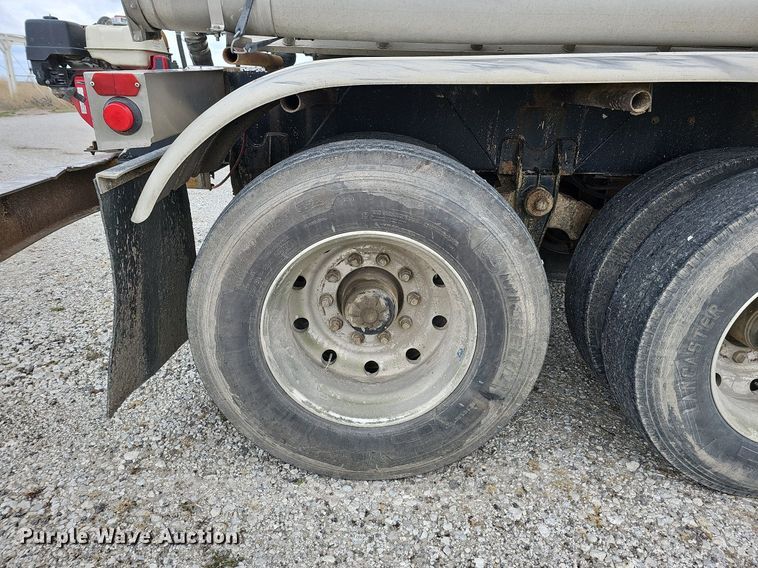 image for item DO4354 1983 Walker Stainless Equipment  tank trailer