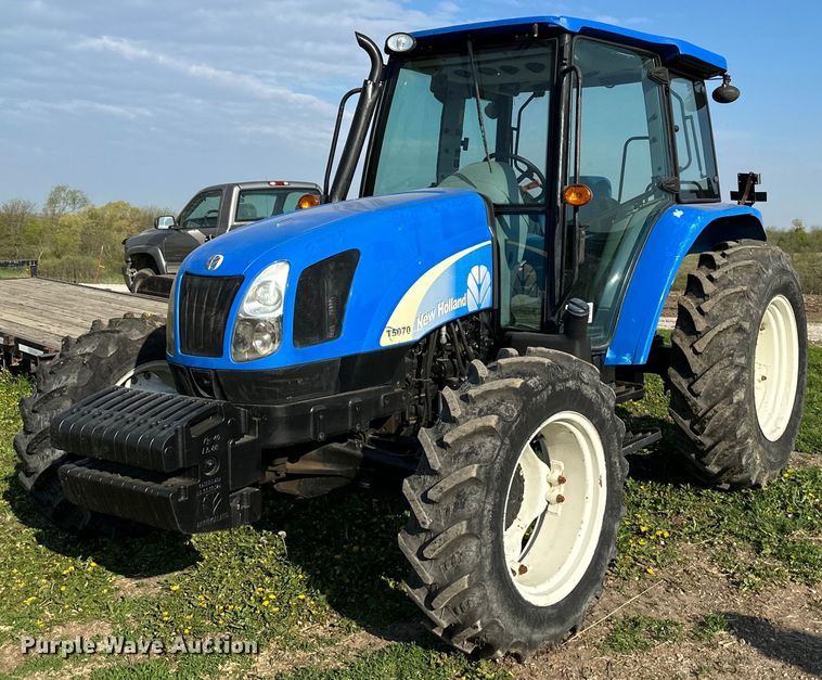 image for item DO4922 New Holland T5070  MFWD tractor