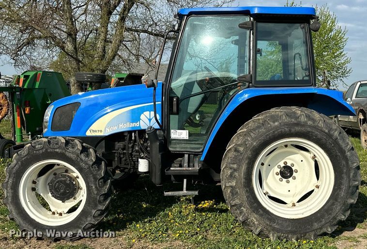 image for item DO4922 New Holland T5070  MFWD tractor