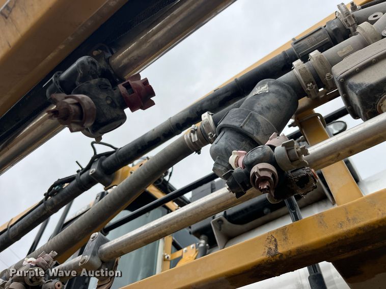 image for item DP0478 2013 AGCO RoGator 900  sprayer