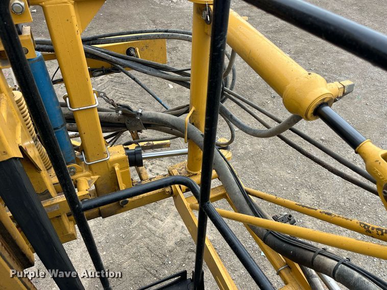 image for item DP0478 2013 AGCO RoGator 900  sprayer