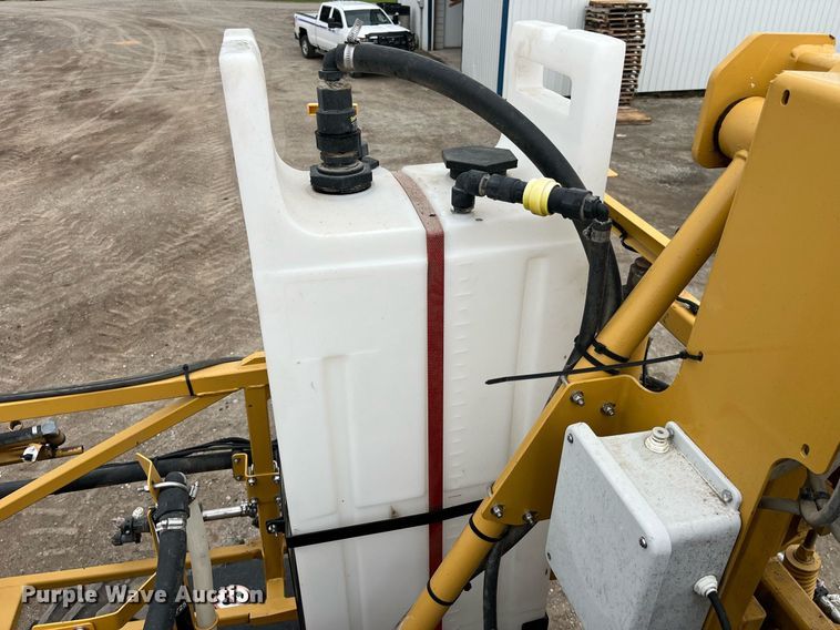 image for item DP0478 2013 AGCO RoGator 900  sprayer