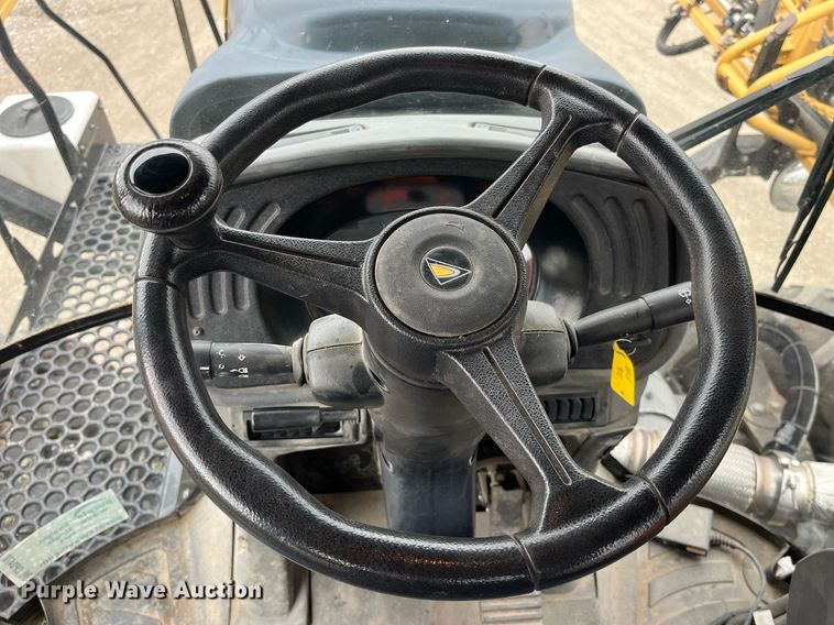 image for item DP0478 2013 AGCO RoGator 900  sprayer