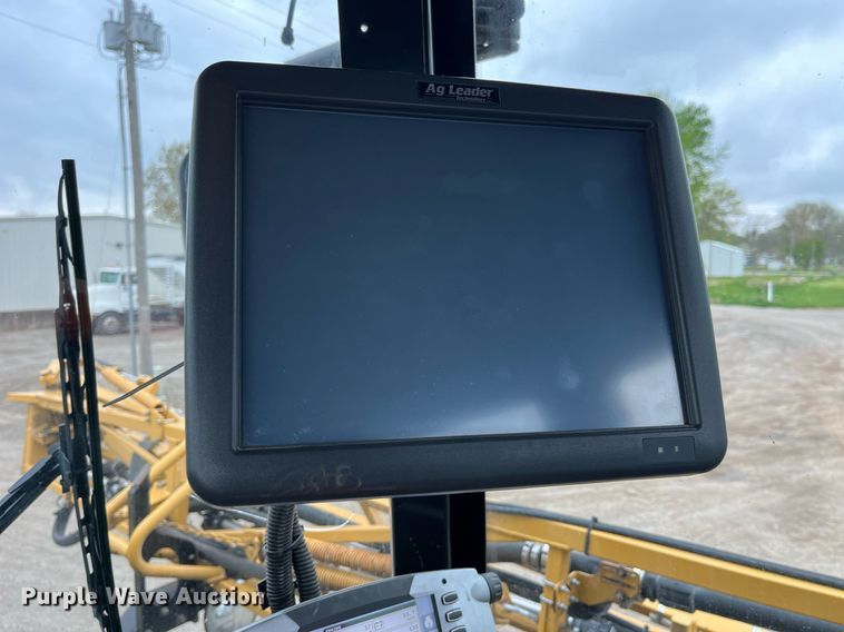 image for item DP0478 2013 AGCO RoGator 900  sprayer