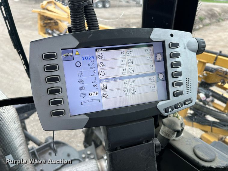 image for item DP0478 2013 AGCO RoGator 900  sprayer