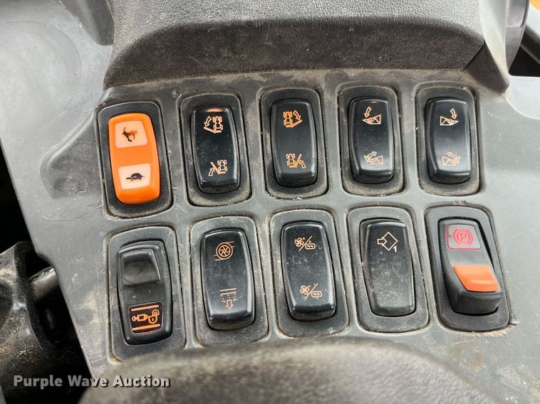 image for item DP0478 2013 AGCO RoGator 900  sprayer