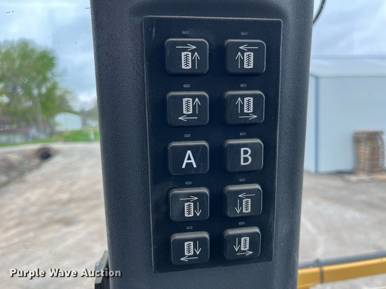 image for item DP0478 2013 AGCO RoGator 900  sprayer