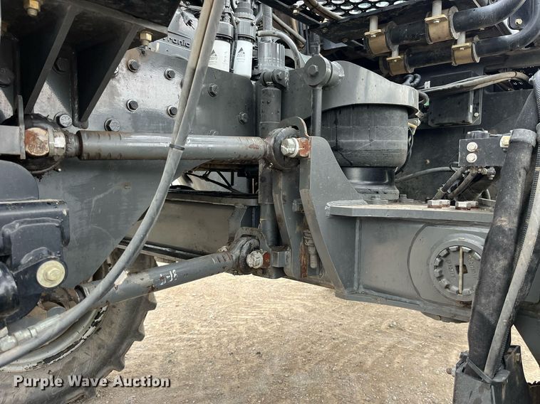 image for item DP0478 2013 AGCO RoGator 900  sprayer