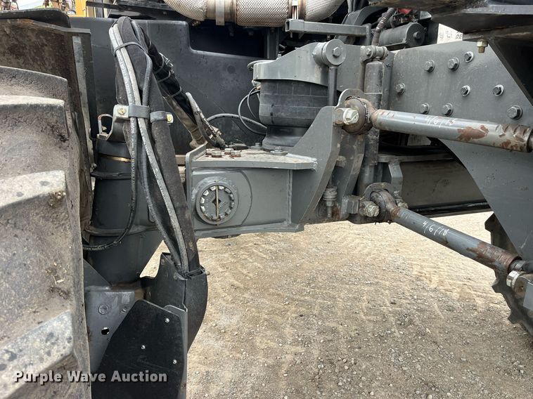 image for item DP0478 2013 AGCO RoGator 900  sprayer