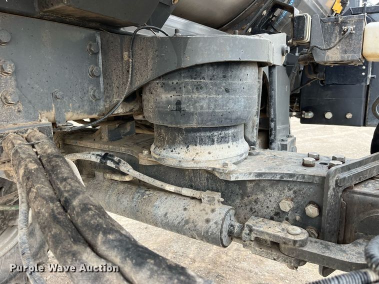 image for item DP0478 2013 AGCO RoGator 900  sprayer