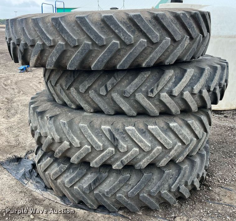 image for item DP0478 2013 AGCO RoGator 900  sprayer