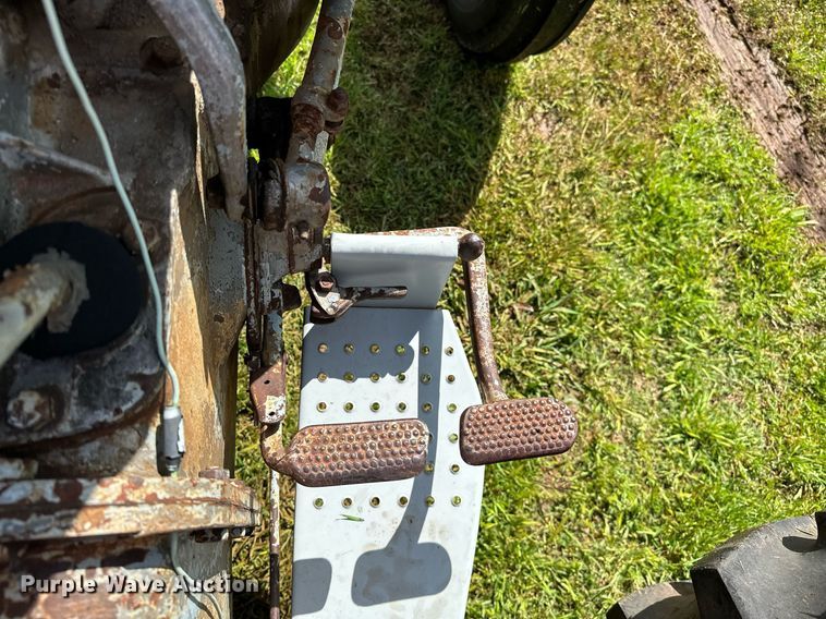 image for item DP3077 Massey Ferguson 35  tractor