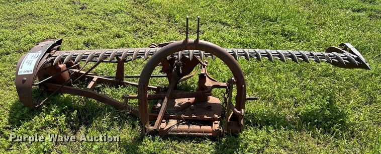 image for item DP3078 International Harvester 100  sickle mower