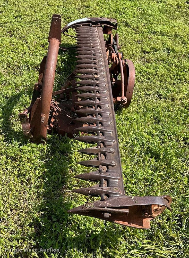 image for item DP3078 International Harvester 100  sickle mower