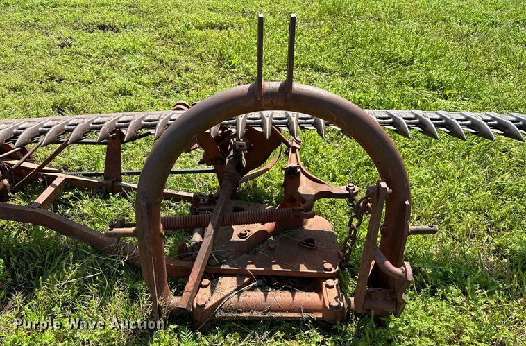 image for item DP3078 International Harvester 100  sickle mower