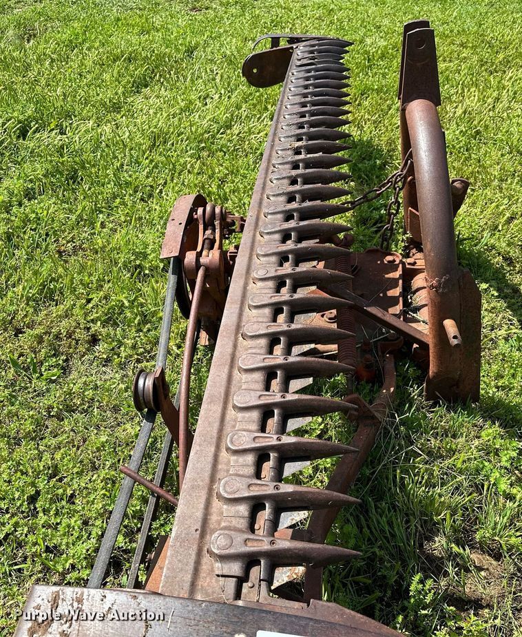 image for item DP3078 International Harvester 100  sickle mower