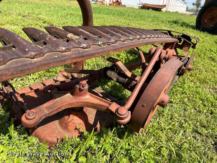 image for item DP3078 International Harvester 100  sickle mower