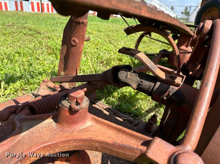 image for item DP3078 International Harvester 100  sickle mower