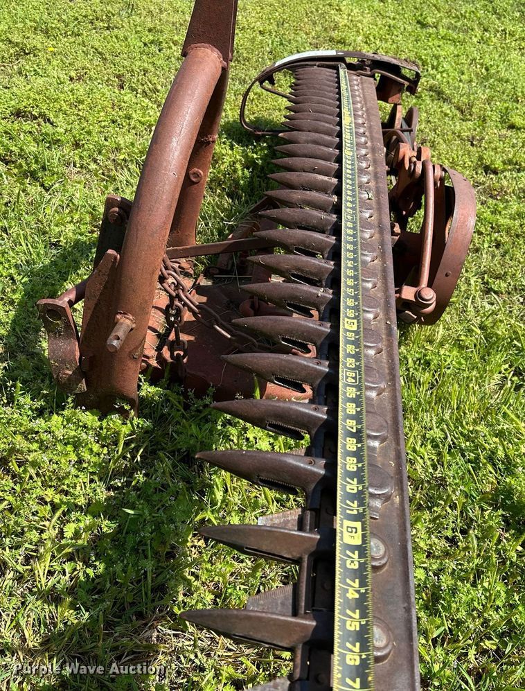 image for item DP3078 International Harvester 100  sickle mower