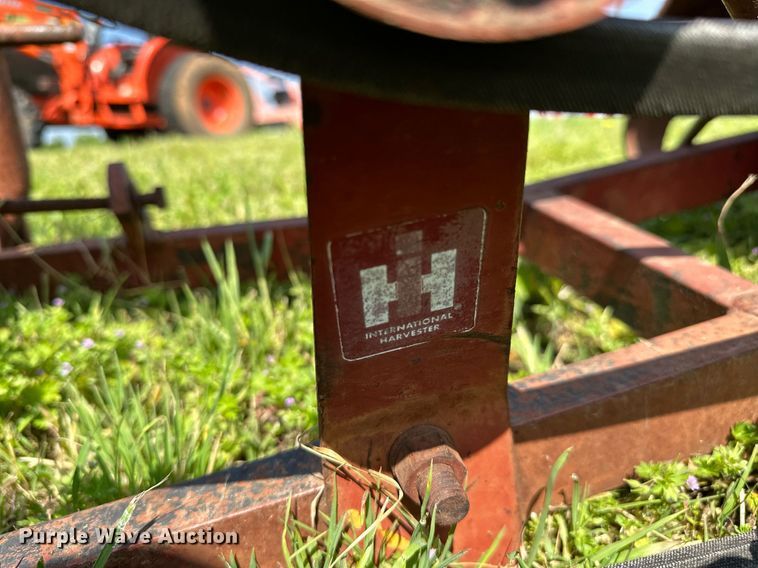 image for item DP3078 International Harvester 100  sickle mower