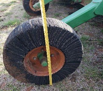 image for item DQ0538 John Deere 1518  batwing rotary mower