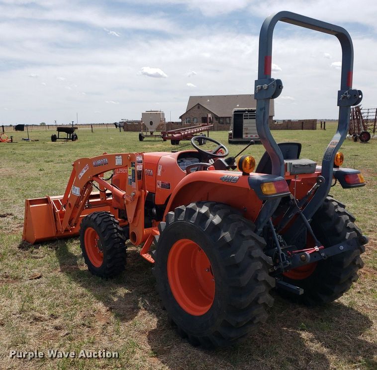 image for item DQ0545 Kubota L2501  MFWD tractor