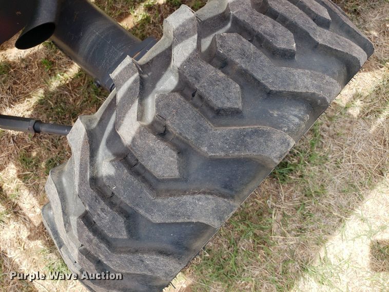 image for item DQ0545 Kubota L2501  MFWD tractor