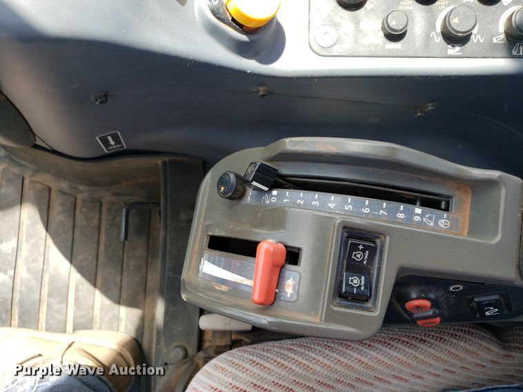 image for item DQ0557 Kubota M135GX  MFWD tractor