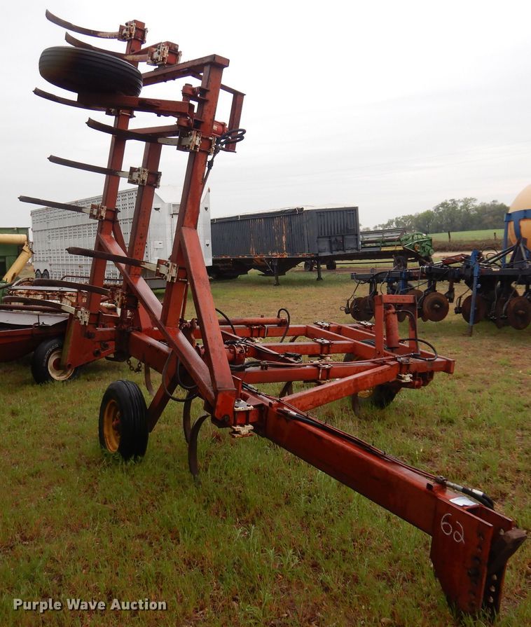 image for item DQ0581 International 55  chisel